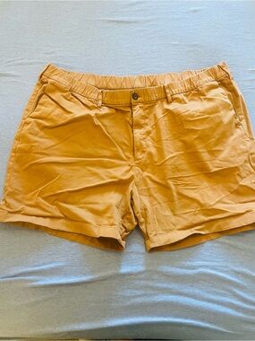 Men's Flat-Front Shorts in Tan - Lightweight Everyday Style